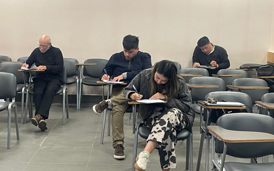 MBA UACh avanza en su proceso de autoevaluación con aplicación de encuestas a estudiantes y profesores en todas sus sedes